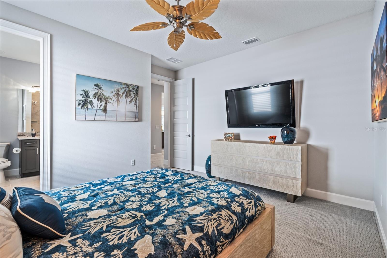 Listing photo id 39 for 272 Stirling Bridge Drive