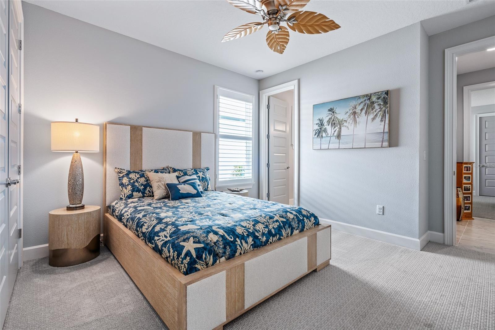 Listing photo id 40 for 272 Stirling Bridge Drive