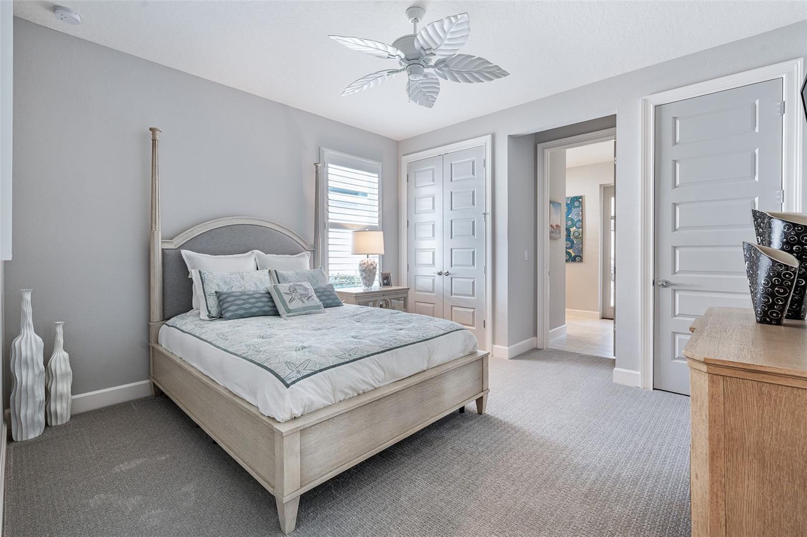 Listing photo id 43 for 272 Stirling Bridge Drive