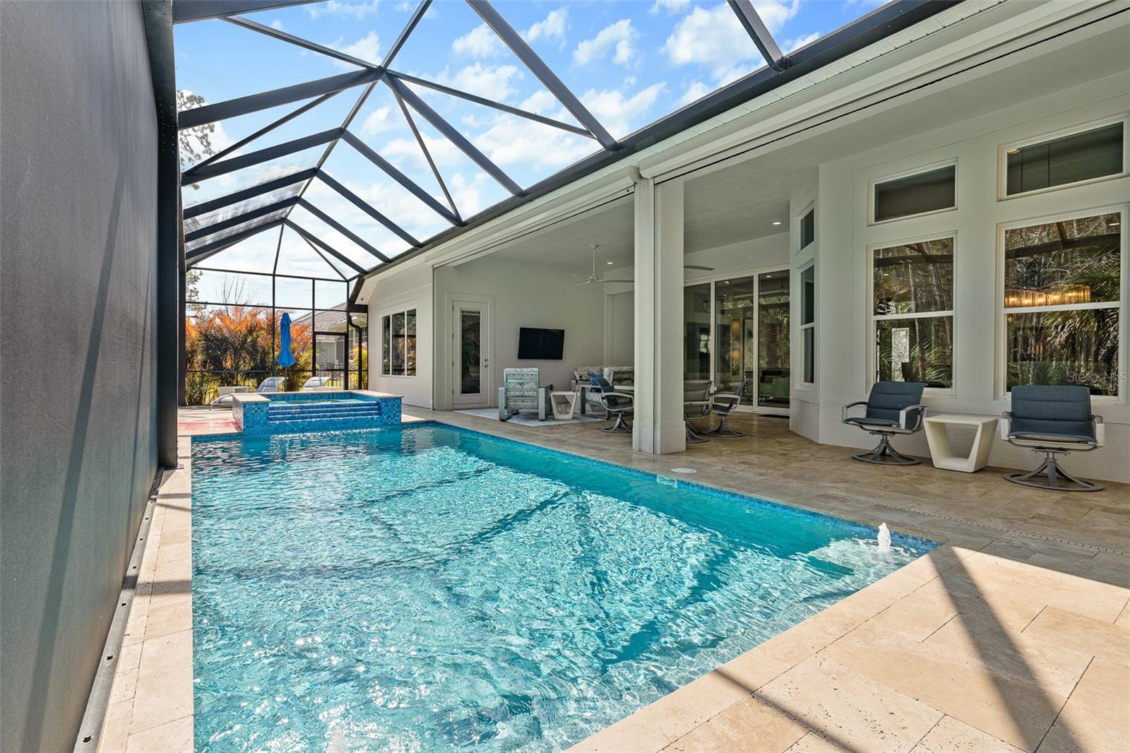 Listing photo id 48 for 272 Stirling Bridge Drive