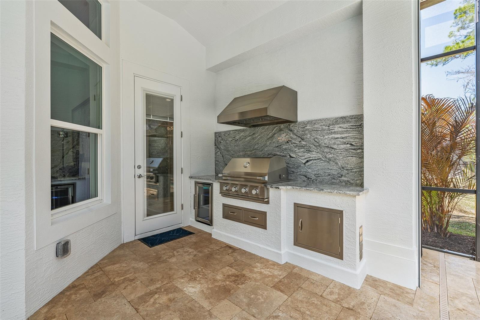 Listing photo id 54 for 272 Stirling Bridge Drive