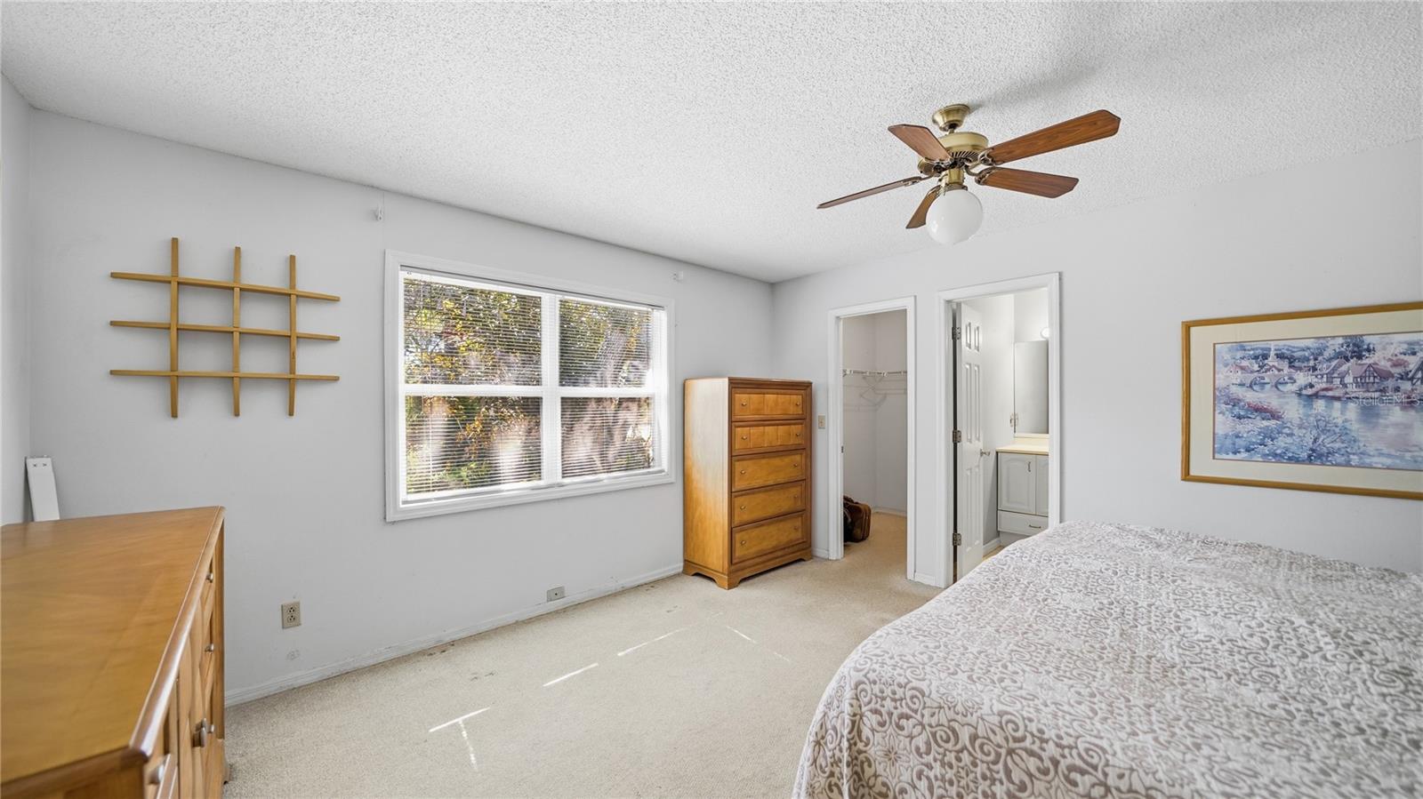 Image 17 of 50 For 350 Sunset Drive