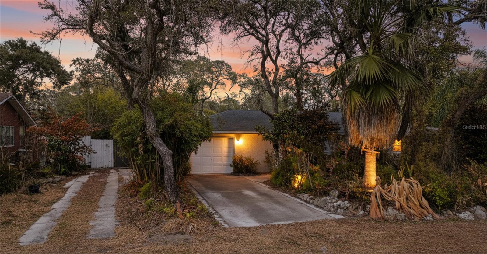 Image 3 of 50 For 350 Sunset Drive