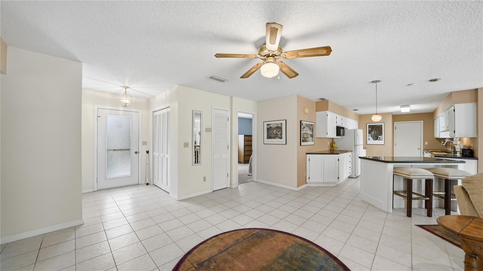 Image 5 of 50 For 350 Sunset Drive