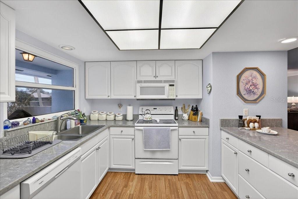 Image 21 of 42 For 46 Fleming Court