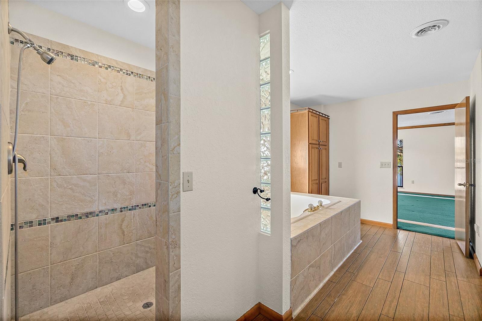 Image 21 of 48 For 127 Eagles Nest Lane