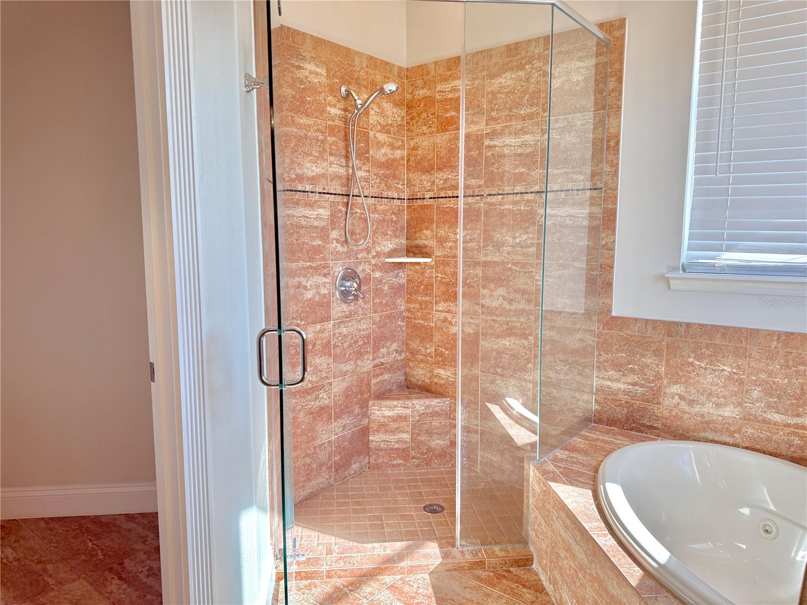 Image 17 of 83 For 88 Hidden Cove