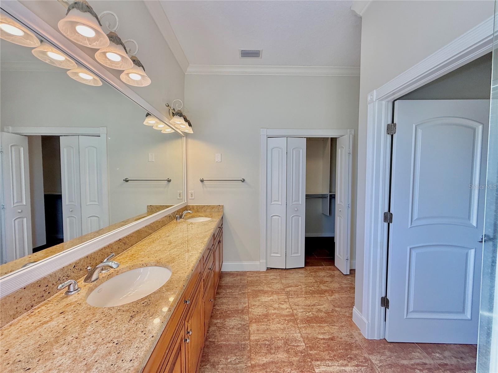 Image 19 of 83 For 88 Hidden Cove