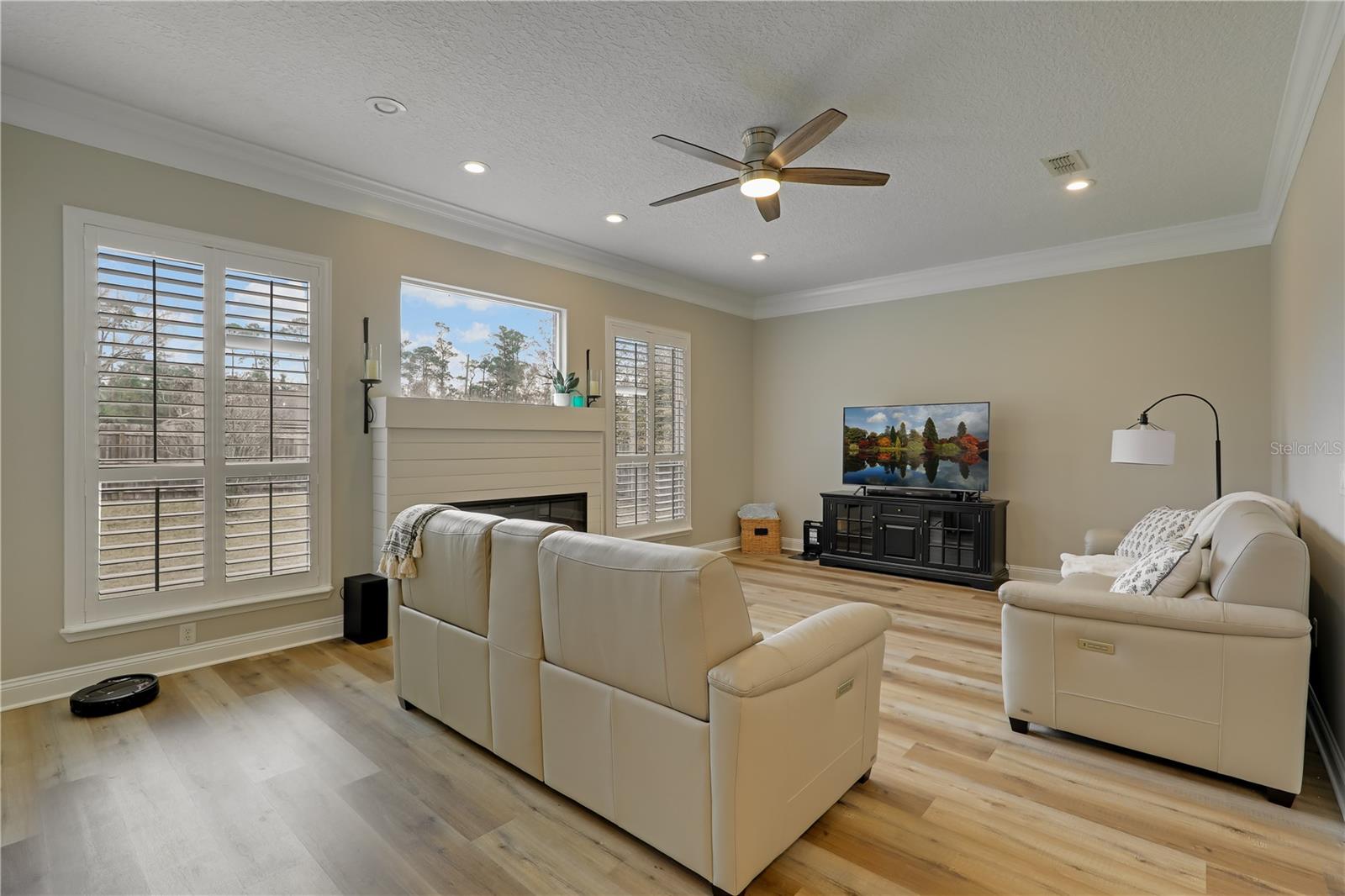 Image 42 of 70 For 182 Malley Cove Lane