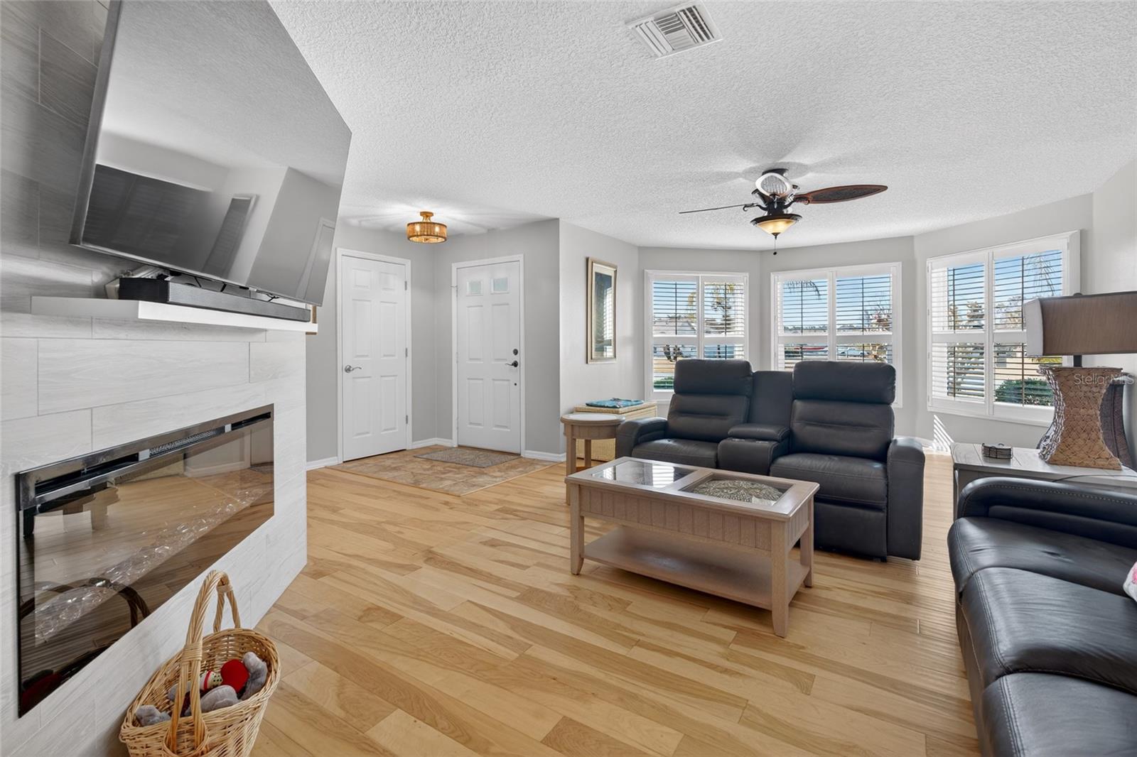 Image 14 of 37 For 5118 Royal Oak Drive