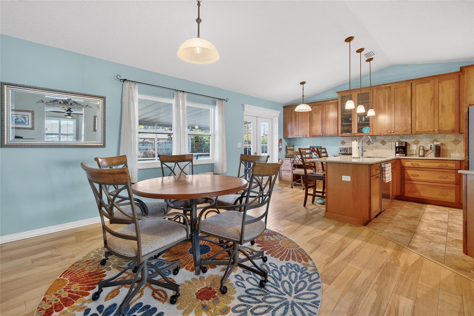 Image 16 of 37 For 5118 Royal Oak Drive