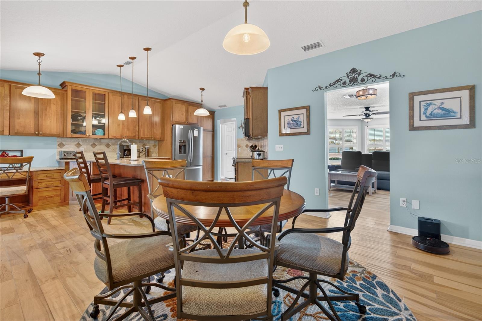 Image 17 of 37 For 5118 Royal Oak Drive