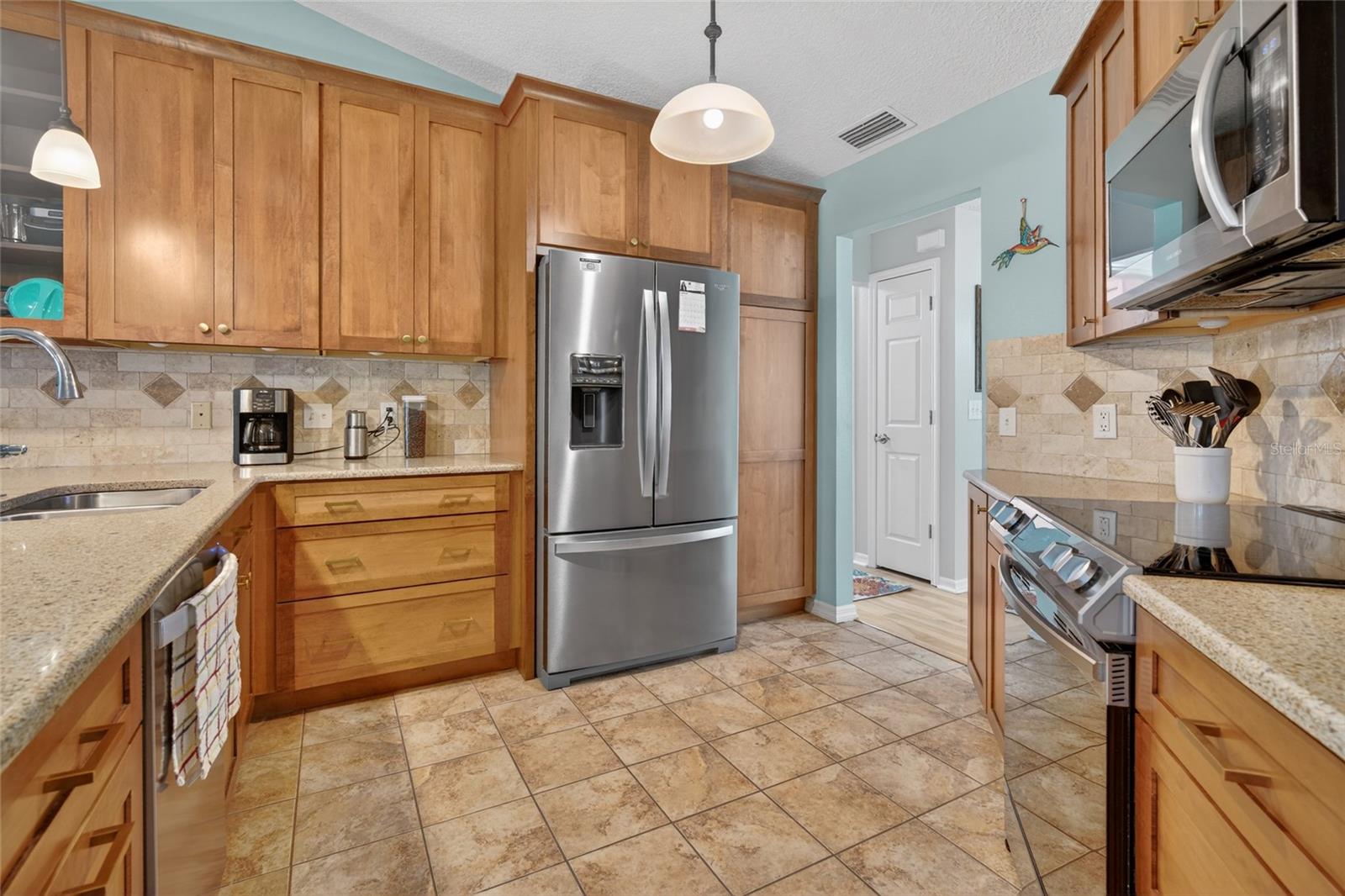 Image 20 of 37 For 5118 Royal Oak Drive