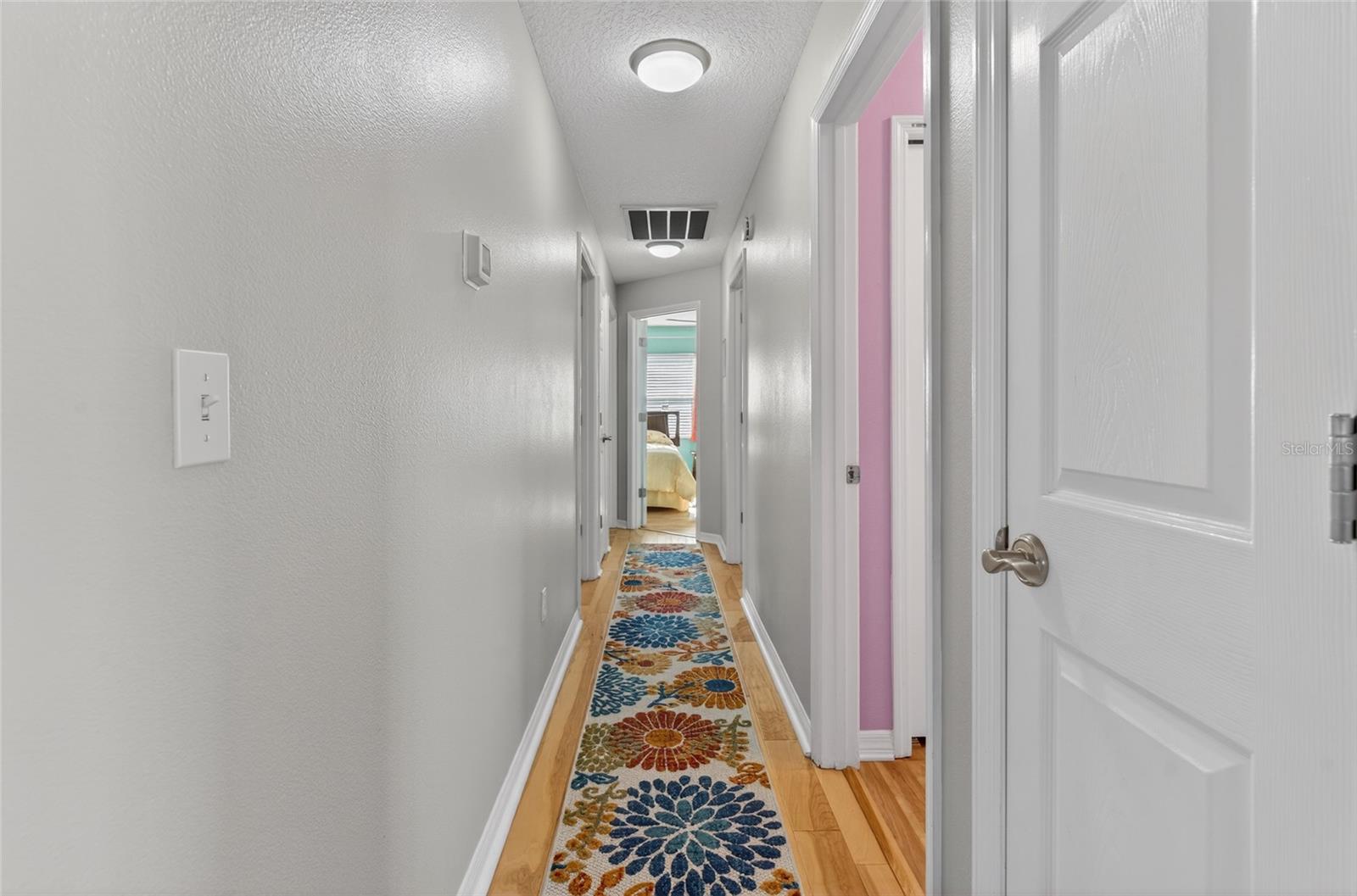 Image 23 of 37 For 5118 Royal Oak Drive