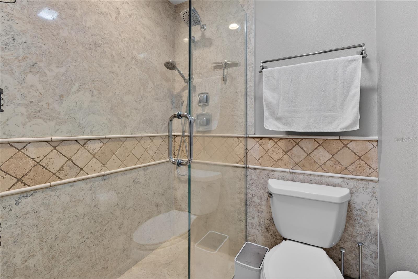 Image 33 of 37 For 5118 Royal Oak Drive