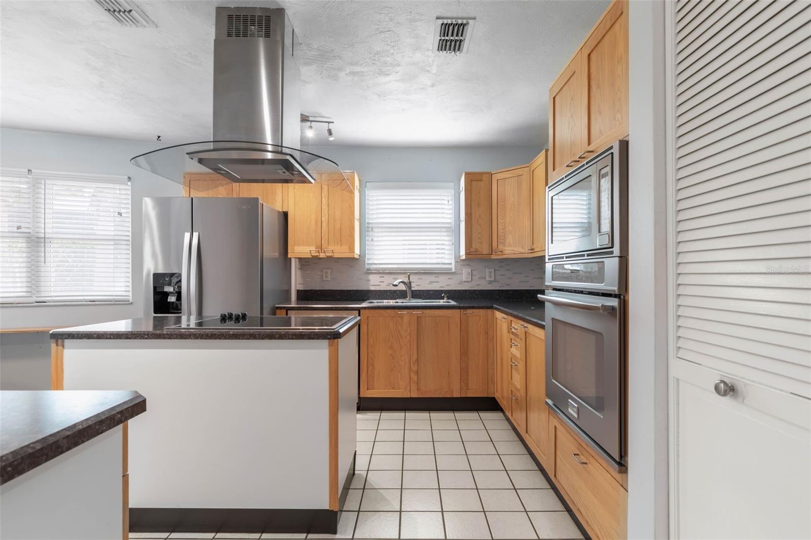 Image 12 of 100 For 60 Kingsley Circle