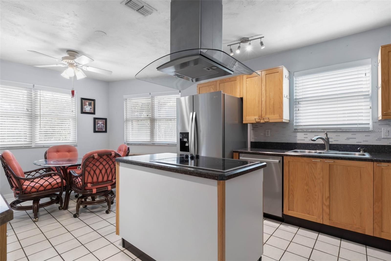 Image 13 of 100 For 60 Kingsley Circle