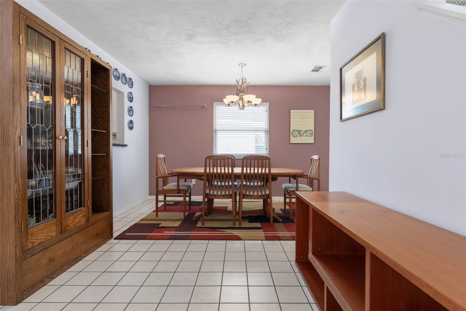 Image 20 of 100 For 60 Kingsley Circle