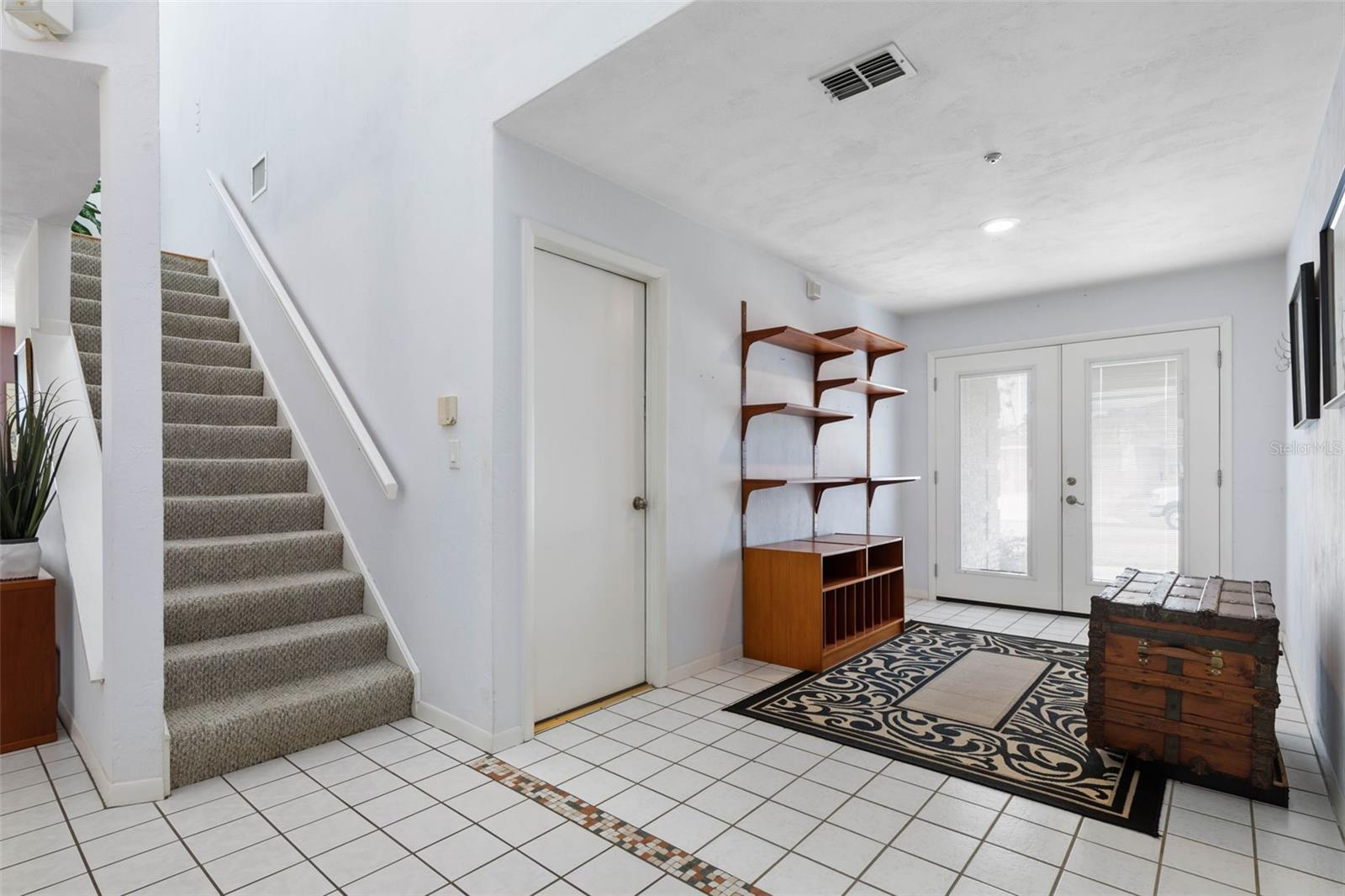 Image 21 of 100 For 60 Kingsley Circle