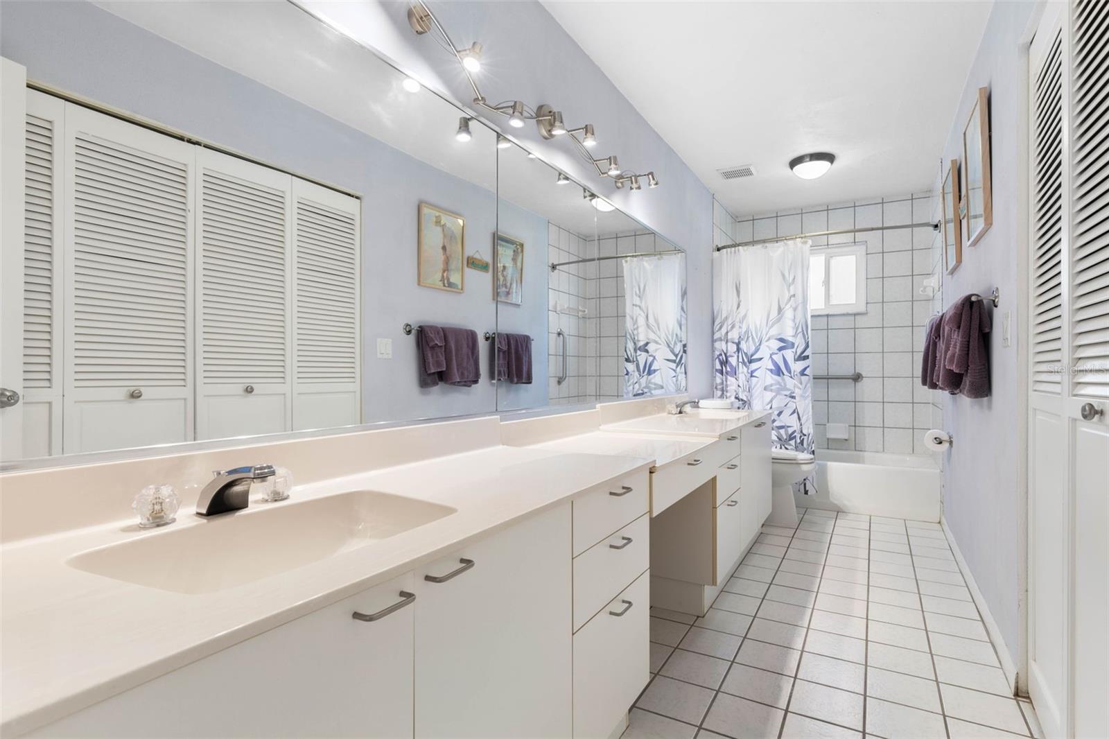 Image 36 of 100 For 60 Kingsley Circle