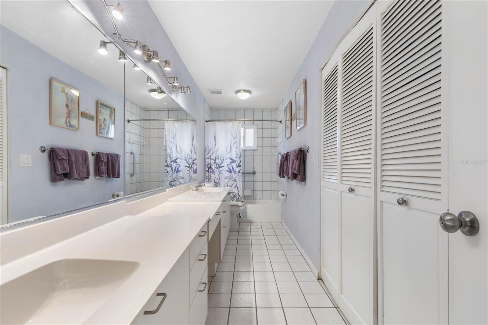 Image 37 of 100 For 60 Kingsley Circle