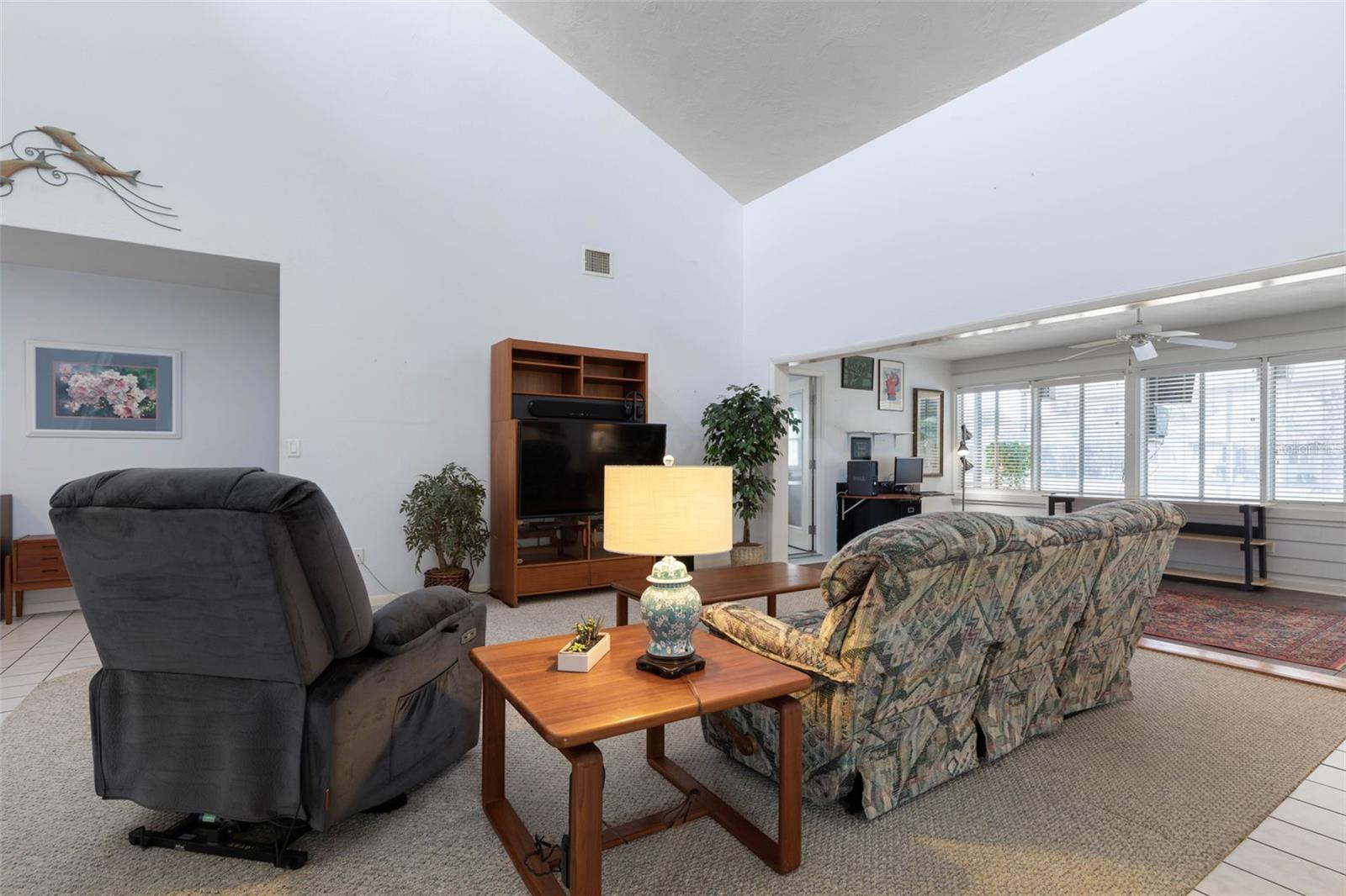 Image 8 of 100 For 60 Kingsley Circle