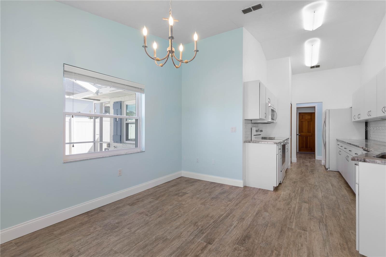 Image 19 of 70 For 491 10th Street