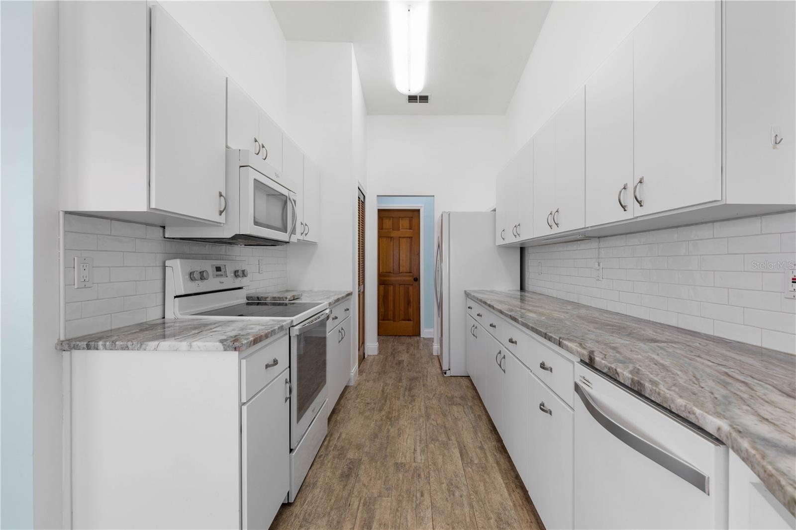 Image 21 of 70 For 491 10th Street