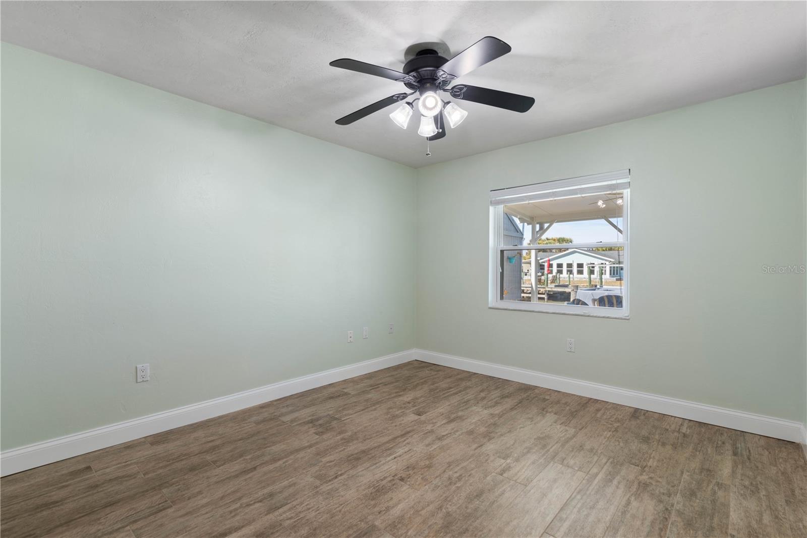 Image 33 of 70 For 491 10th Street