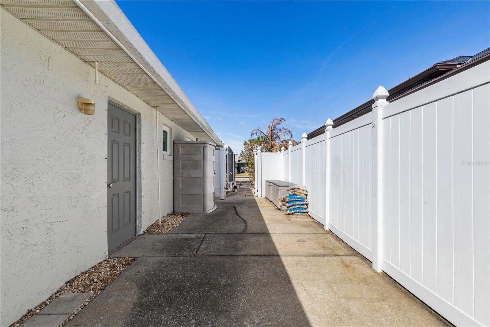 Image 53 of 70 For 491 10th Street