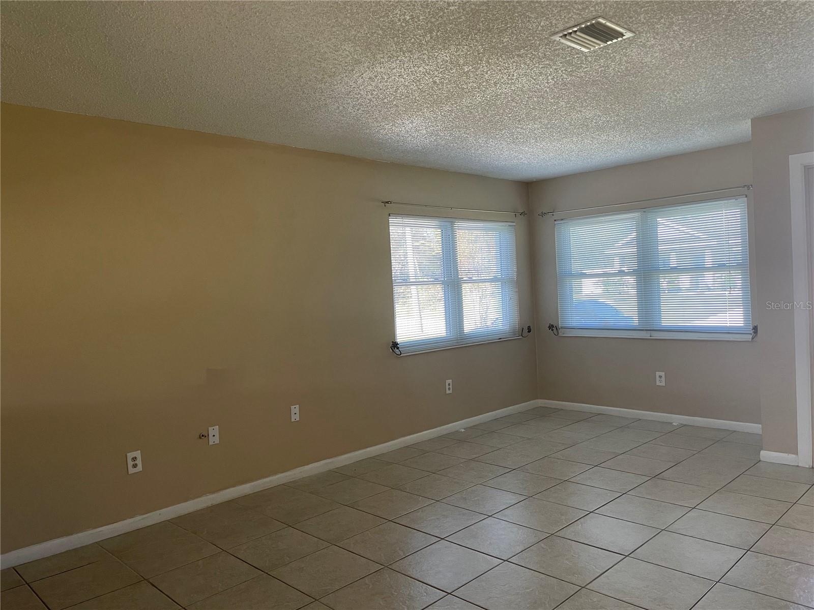 Image 3 of 21 For 86 Ferndale Lane