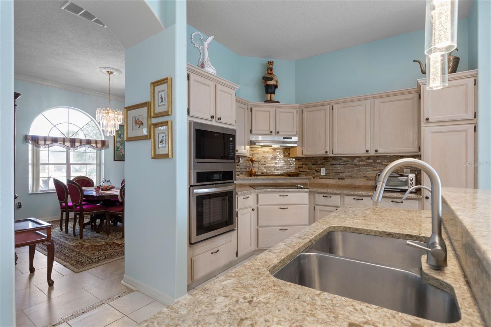 Image 11 of 71 For 10 Chelsea Court