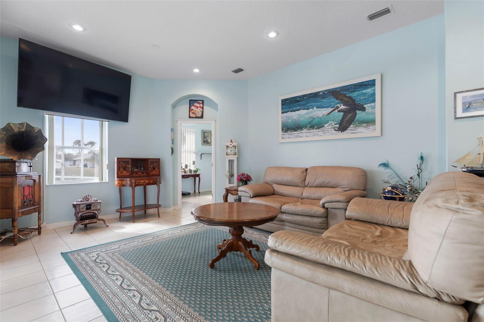 Image 18 of 71 For 10 Chelsea Court