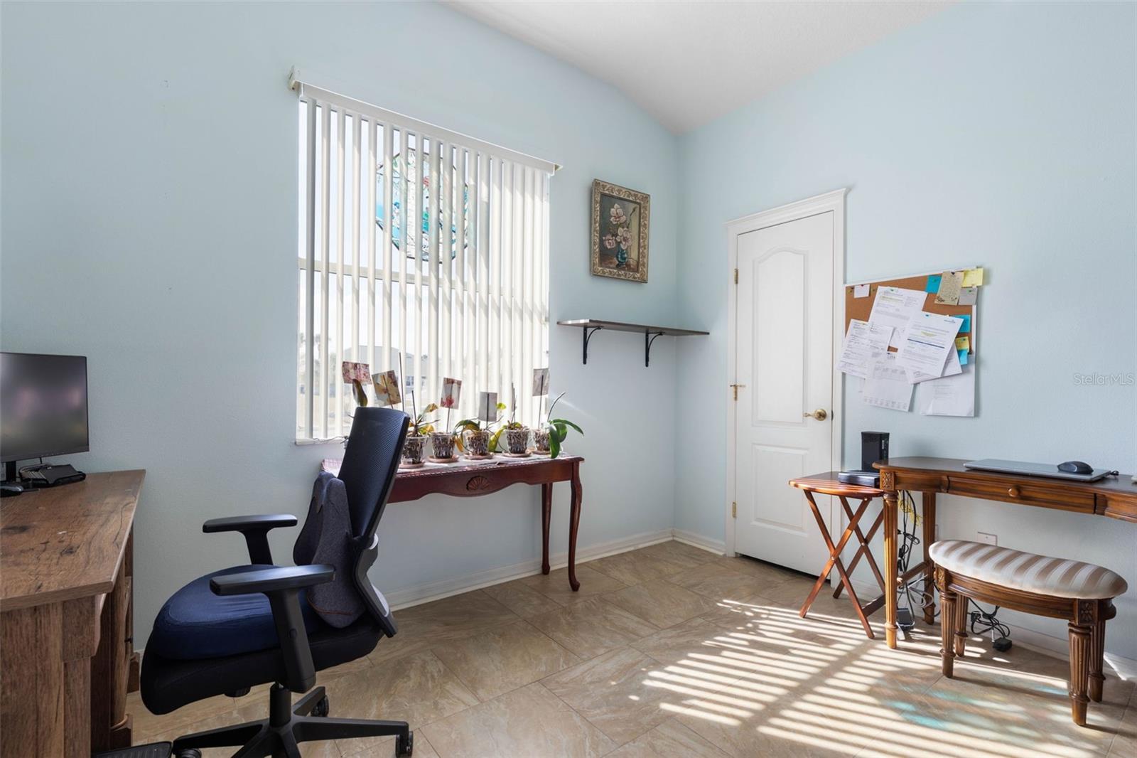 Image 25 of 71 For 10 Chelsea Court