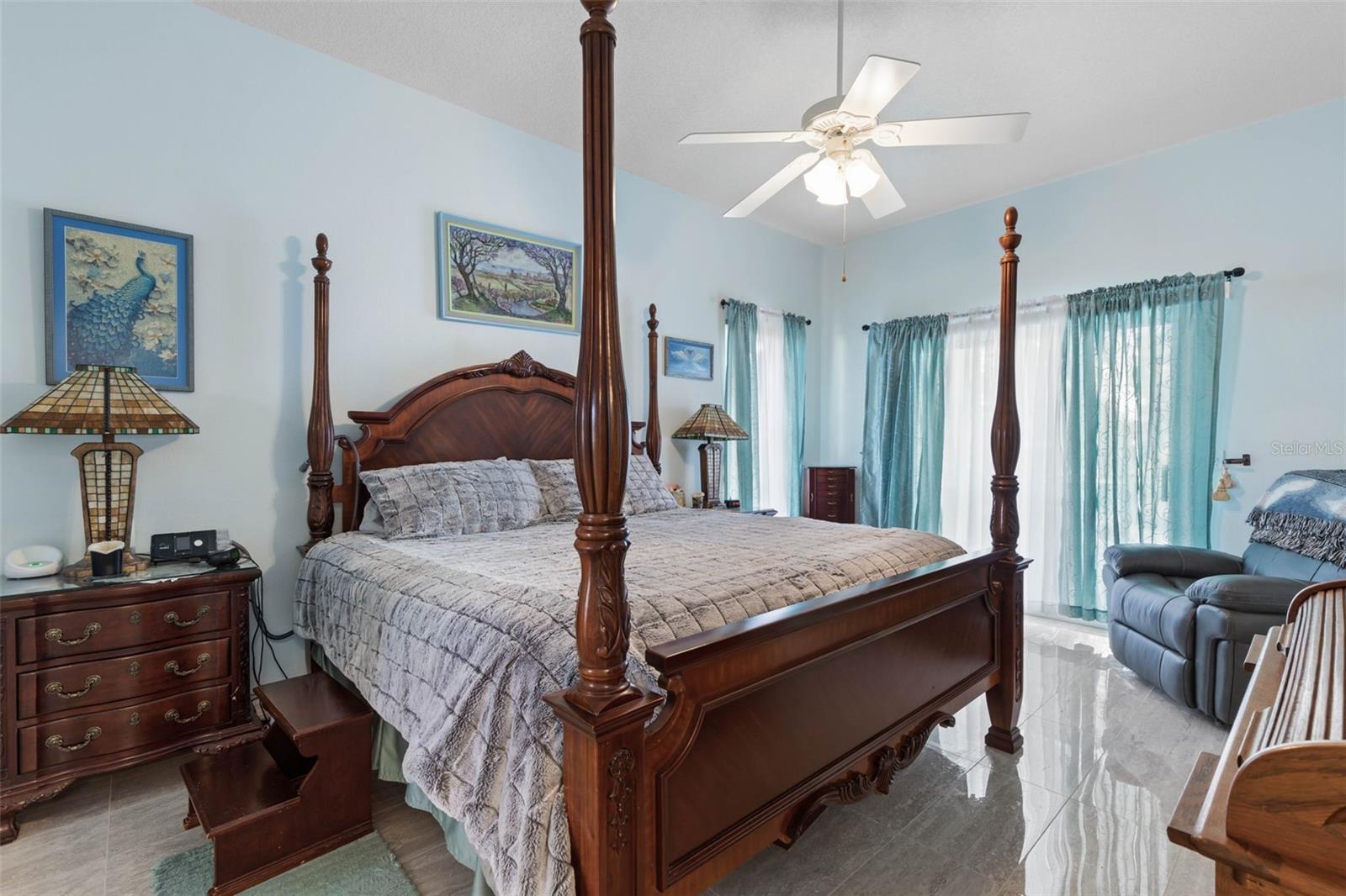 Image 26 of 71 For 10 Chelsea Court