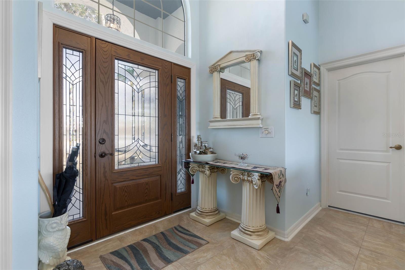 Image 4 of 71 For 10 Chelsea Court