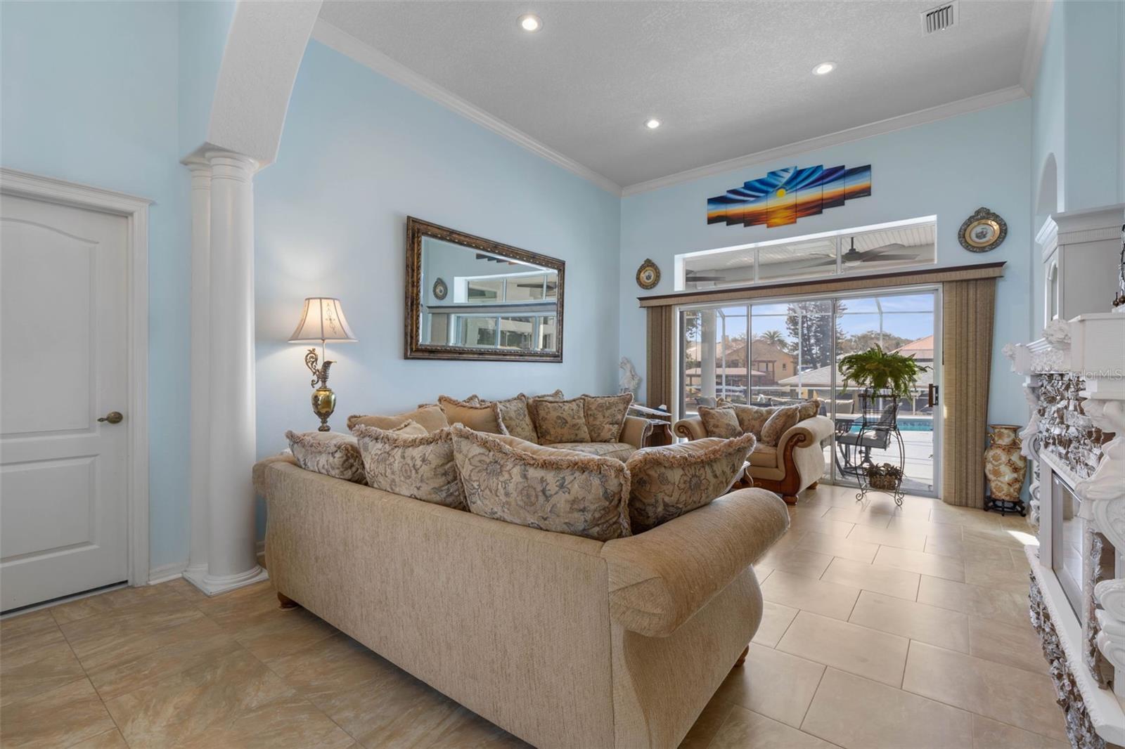 Image 5 of 71 For 10 Chelsea Court