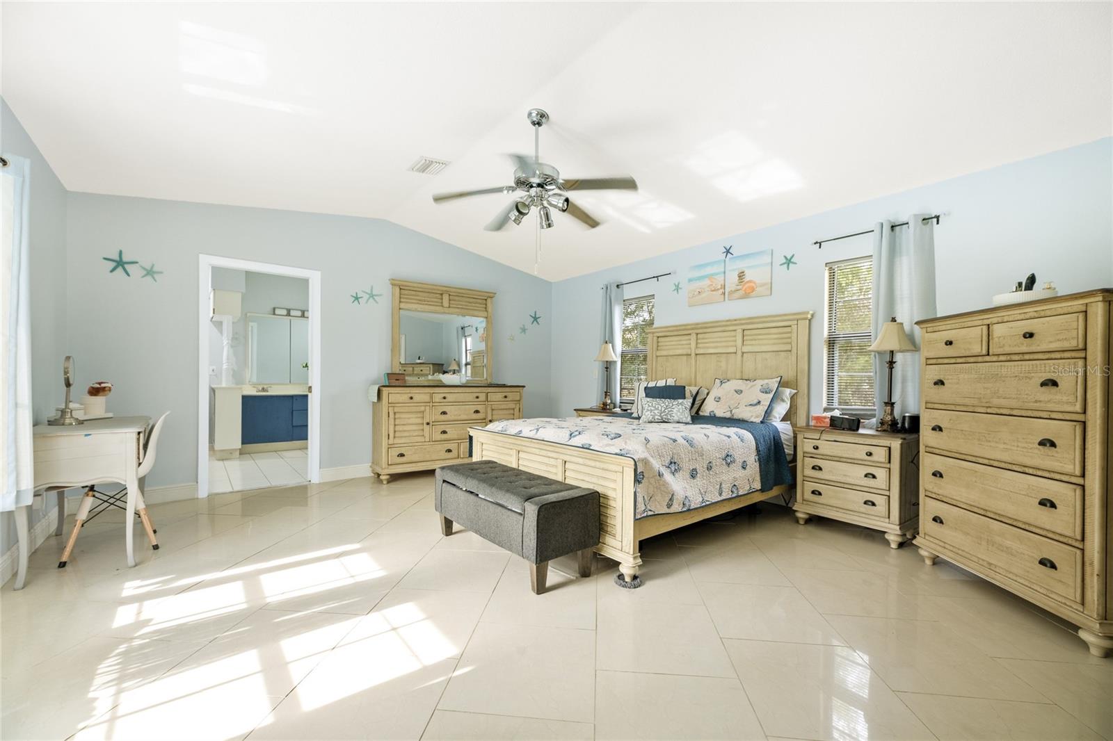 Image 24 of 45 For 55 Federal Ln