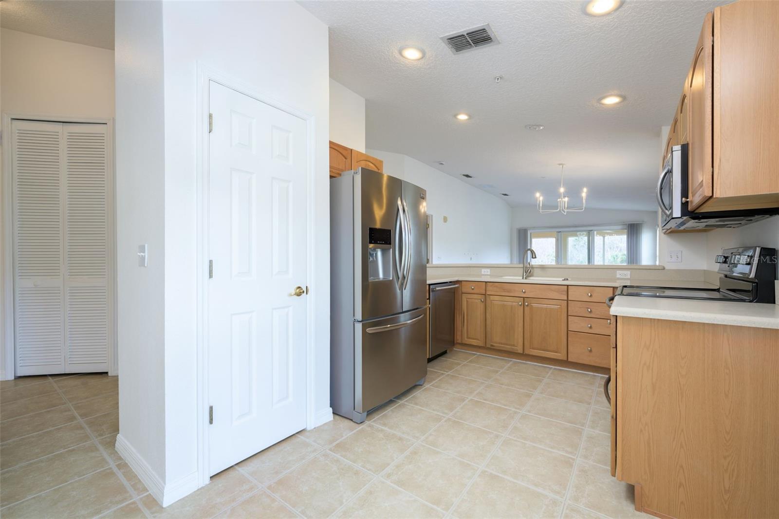 Image 4 of 30 For 1200 Canopy Walk Lane 1235