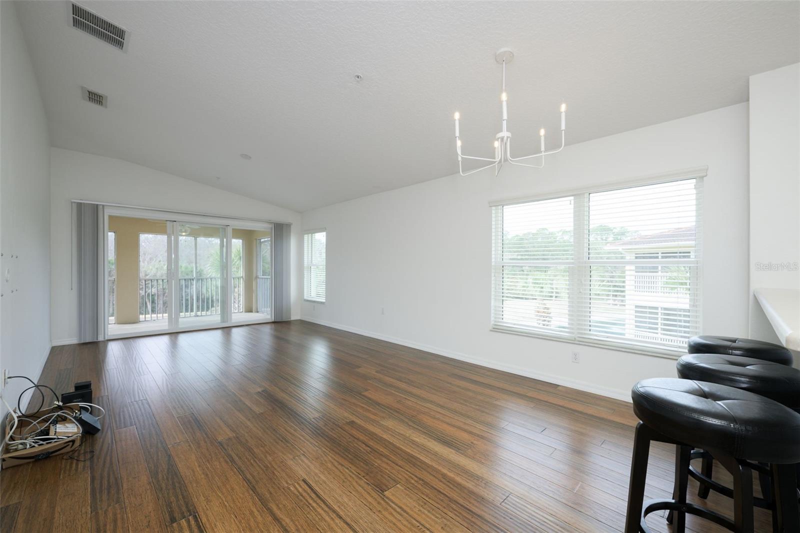 Image 7 of 30 For 1200 Canopy Walk Lane 1235