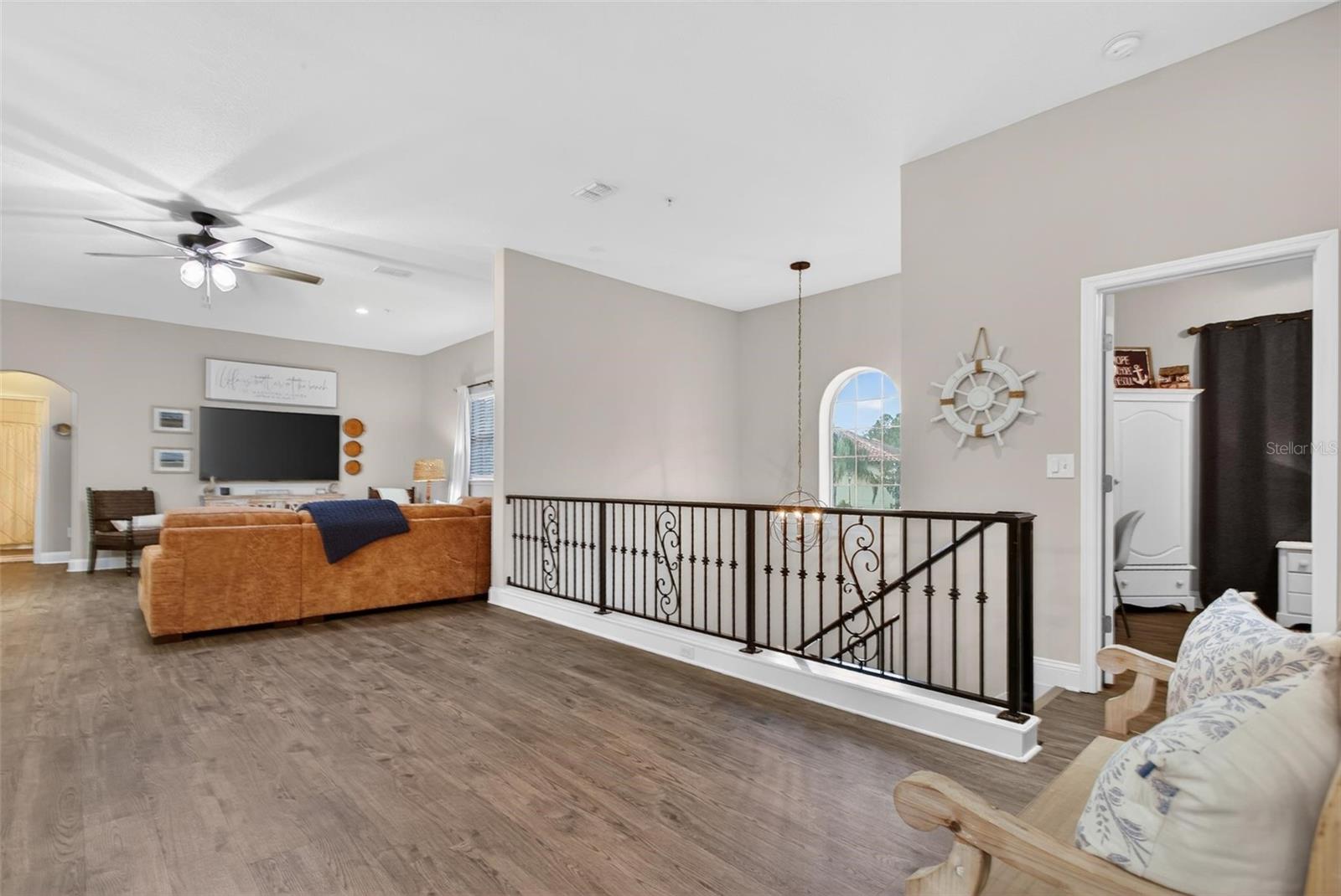 Image 16 of 48 For 121 Grand Ravine Drive 121