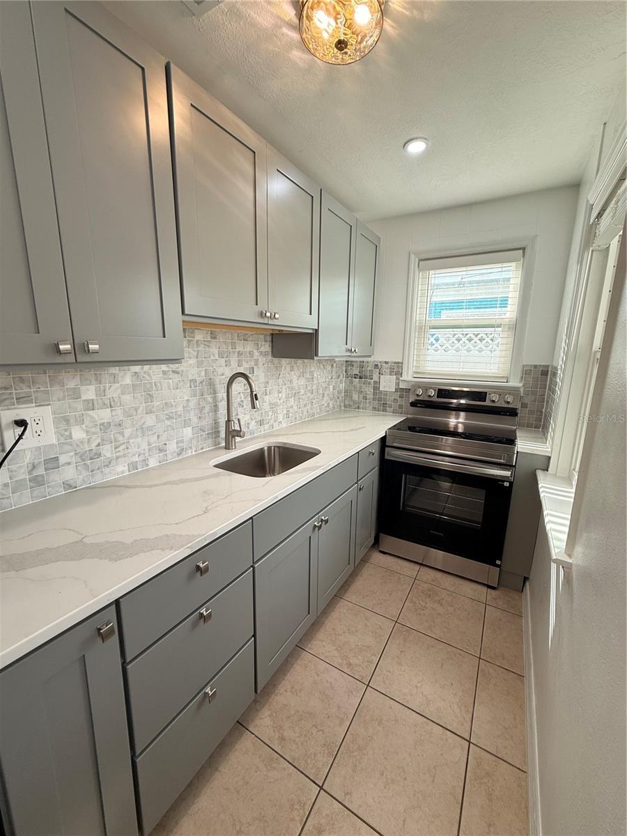 Image 3 of 17 For 2223 Central Avenue