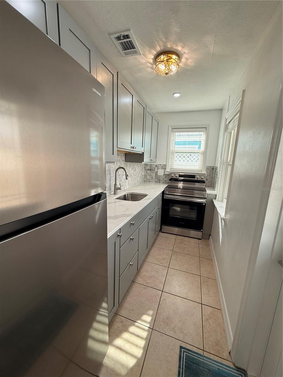 Image 5 of 17 For 2223 Central Avenue