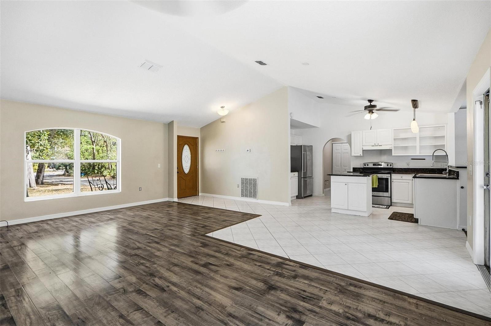 Image 10 of 57 For 610 Summit Avenue