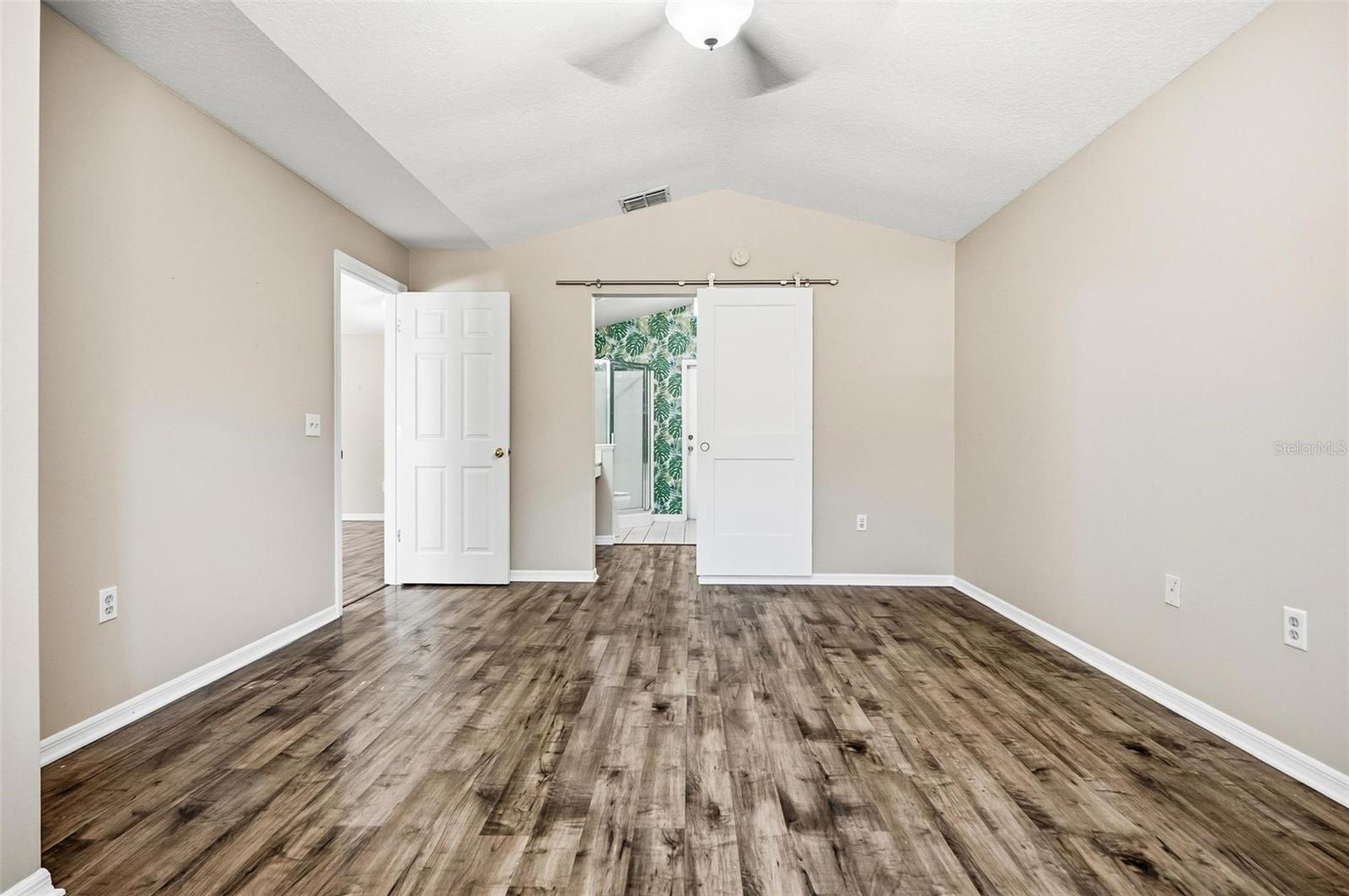 Image 13 of 57 For 610 Summit Avenue