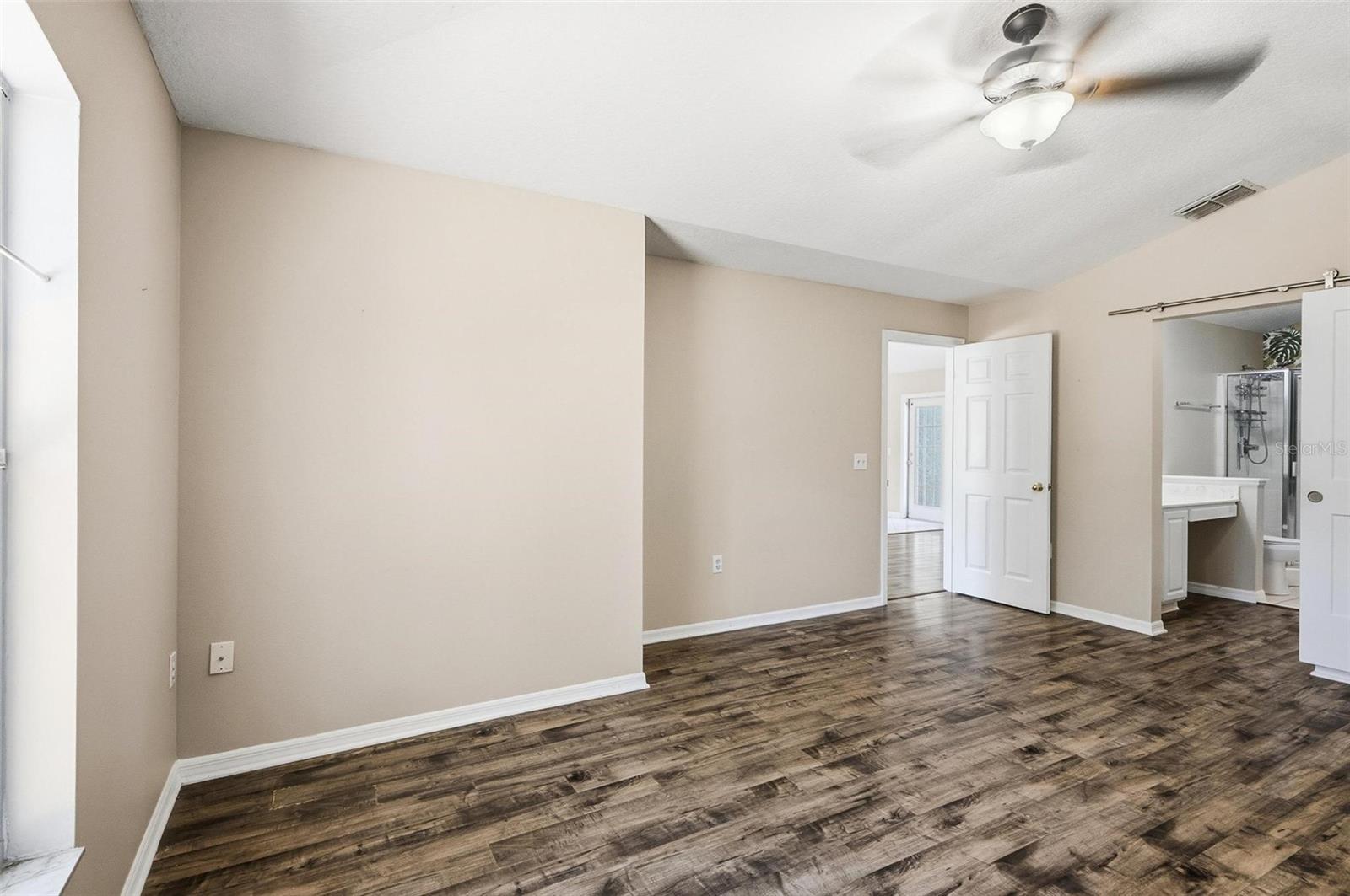 Image 15 of 57 For 610 Summit Avenue