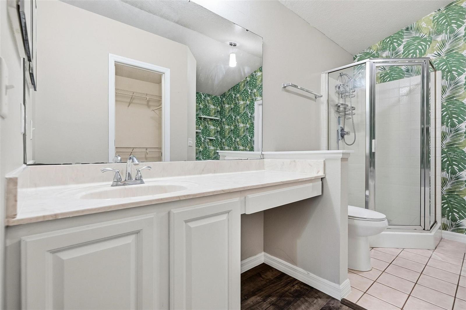 Image 17 of 57 For 610 Summit Avenue