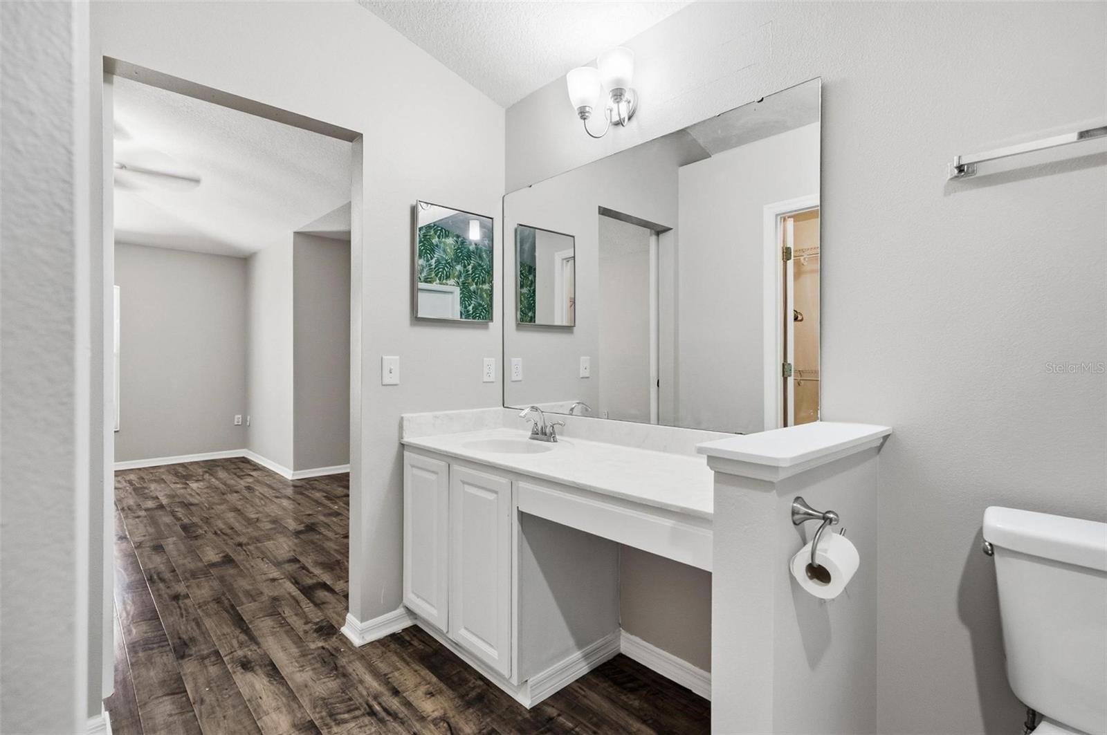 Image 18 of 57 For 610 Summit Avenue