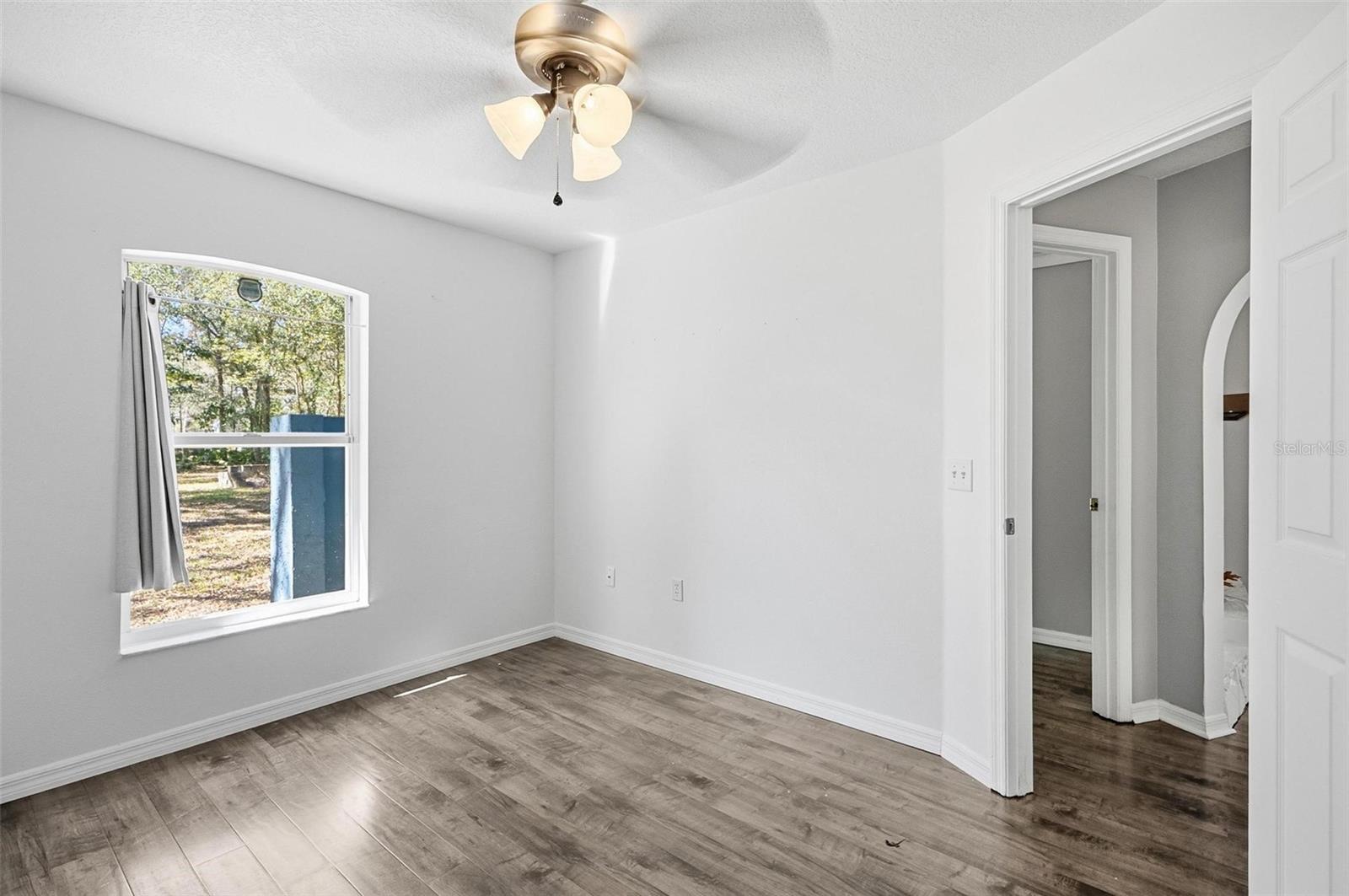 Image 24 of 57 For 610 Summit Avenue