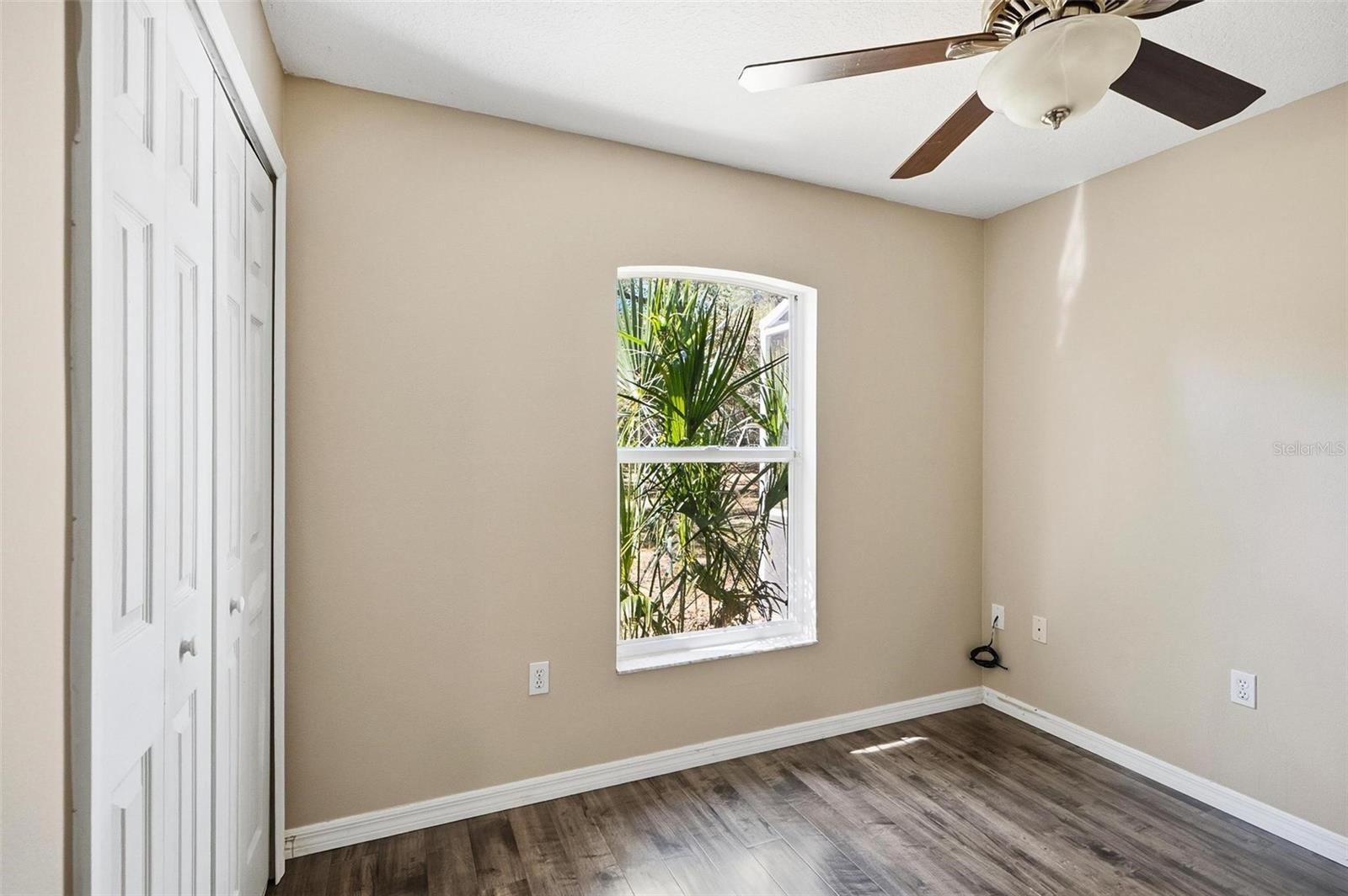 Image 26 of 57 For 610 Summit Avenue